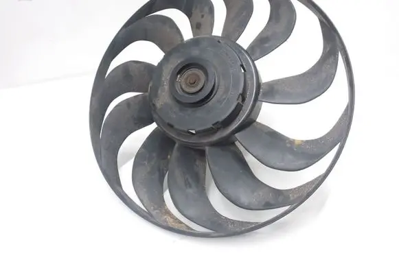 Volkswagen Golf III Electric radiator cooling fan 1H0959455J 881083384