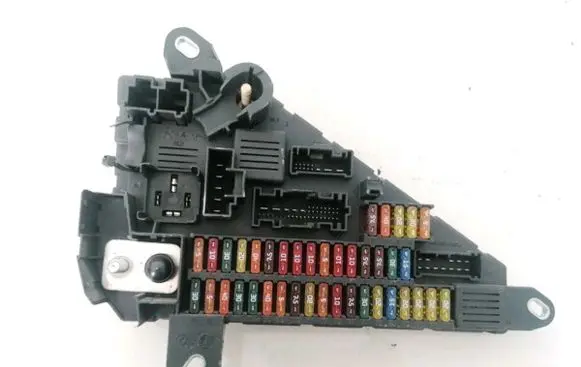 BMW 5 E60 E61 Fuse box set 913883001 9138830-01