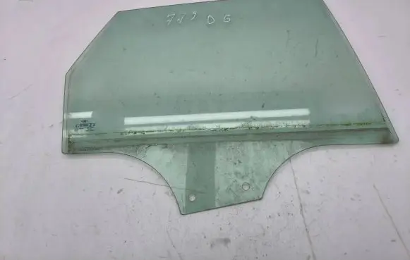 Audi Q3 F3 Rear door window glass