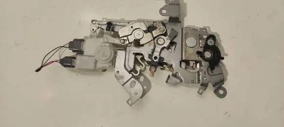 Mazda 5 Sliding door lock 