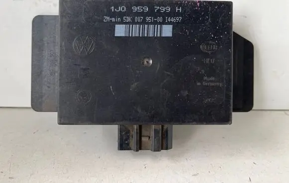 Volkswagen PASSAT B5 Engine control unit/module 1J0959799H T44697 5DK00795100