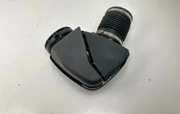 BMW 3 F30 F35 F31 Intake resonator 70604496