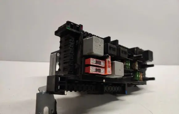 Mercedes-Benz C W204 Fuse box set A2049006301