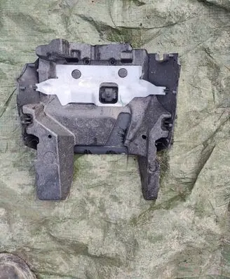 Steering wheel column trim