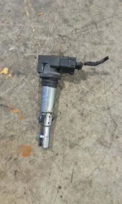 Volkswagen Golf V High voltage ignition coil 036905715