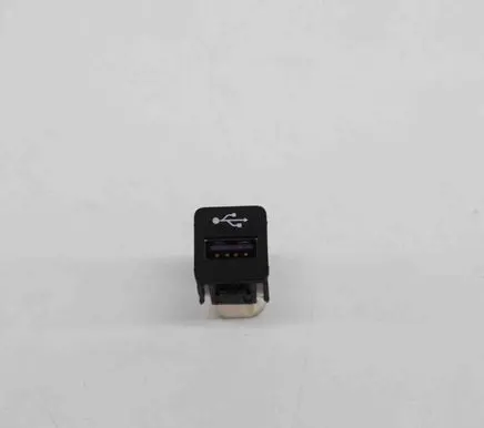 BMW 3 G20 G21 USB socket connector 9229294