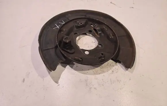 Toyota Prius+ (ZVW40) Rear brake disc plate dust cover 4650447050