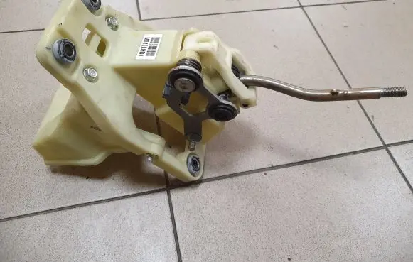 Hyundai Tucson JM Gear shifter/selector DWM2E0112