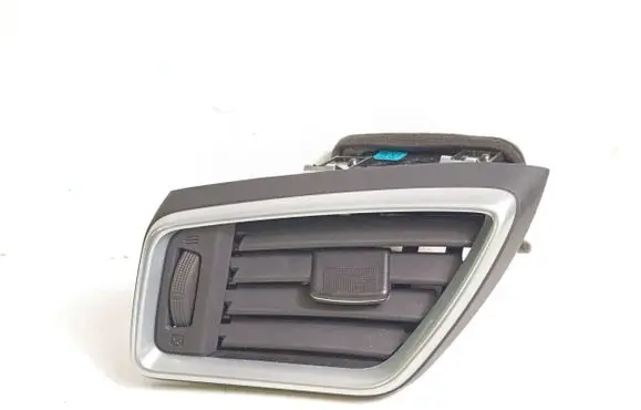 Nissan Qashqai Dashboard side air vent grill/cover trim 30490001
