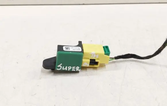 Skoda Superb B6 (3T) Airbag deployment crash/impact sensor 8K0973323S