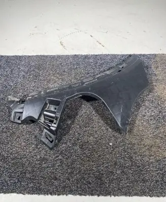 Mercedes-Benz GLC C253 Front bumper mounting bracket A2538850865