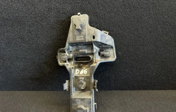 Volkswagen Touran I Tail light bulb cover holder 1T0945258D