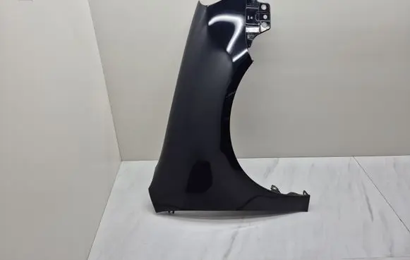 Volkswagen Golf V Fender 1K6880682A 1K6821022A