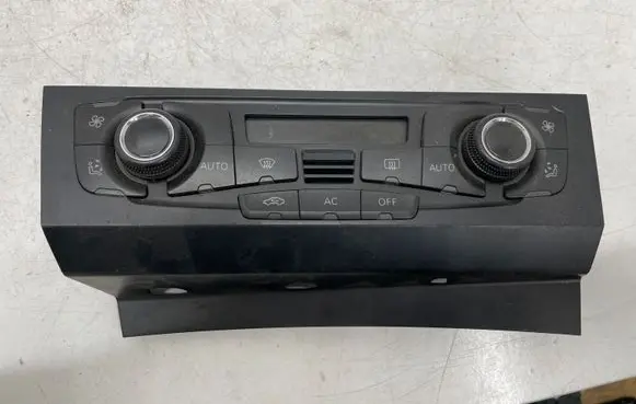 Audi A5 8T 8F Climate control unit 8T2820043S