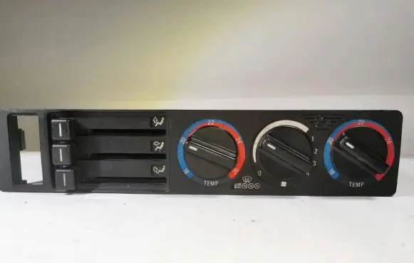 BMW 5 E34 Climate control unit 8351653 E4420C 8351651