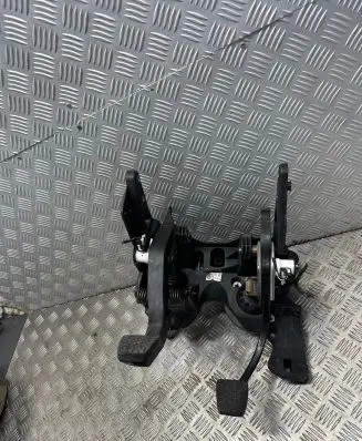 Opel Astra K Pedal assembly 39028892 160905124353
