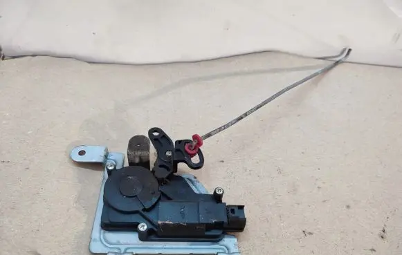 KIA Sorento Tailgate boot lock/latch motor 812403E000