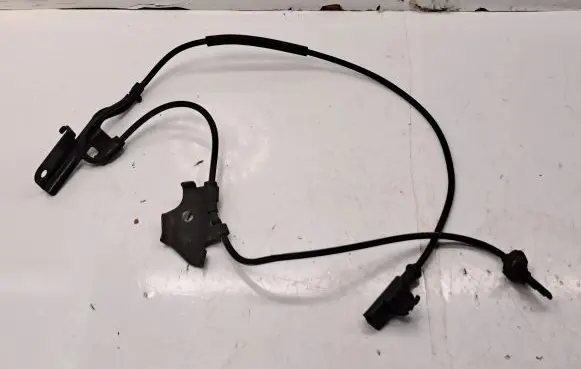 Toyota Avensis T270 ABS brake wheel speed sensor 8954302061