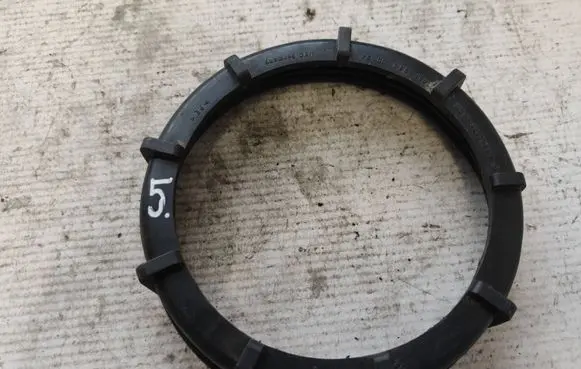Mercedes-Benz Vito Viano W638 In tank fuel pump screw locking ring/nut 9019900054