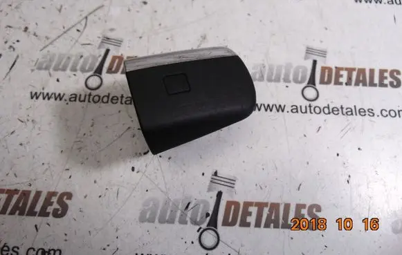 Mercedes-Benz E W210 Front door handle cover 