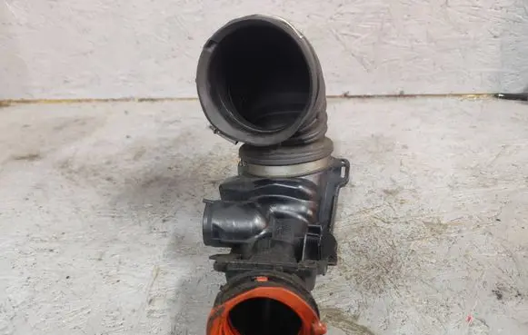 Mercedes-Benz C W205 Air intake hose/pipe A6510903542