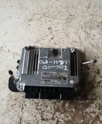 Ford Focus Engine control unit/module 0281015608