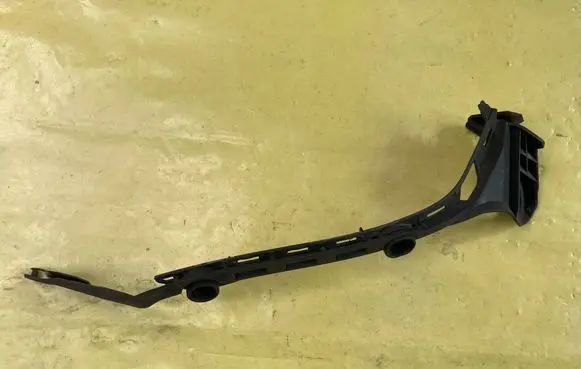 Mercedes-Benz B W245 Bumper support mounting bracket corner A1698851321