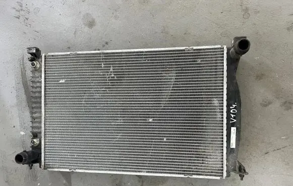 Audi A6 S6 C6 4F Coolant radiator 470R0944 4f0121251ah 4F0121251D