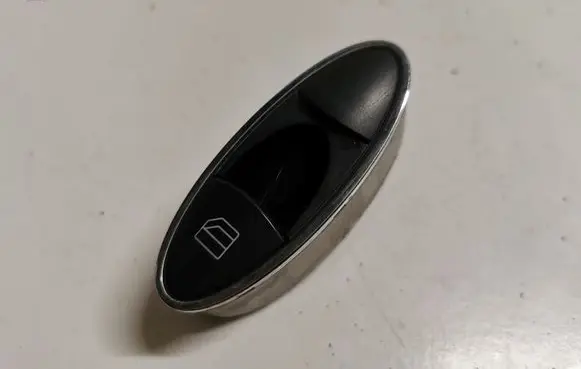 Mercedes-Benz E W211 Electric window control switch A2118211351