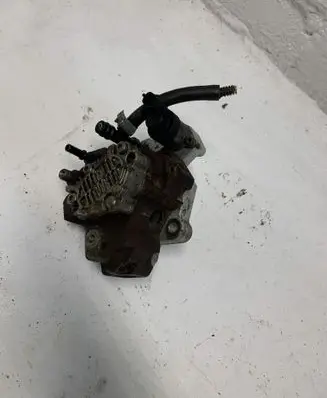 Renault Megane II Fuel injection high pressure pump 019795 0445010075 8200108225