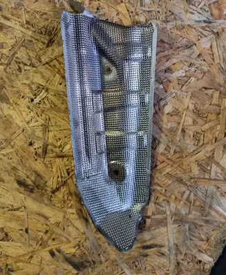 BMW 7 F01 F02 F03 F04 Heat shield in engine bay 8568139
