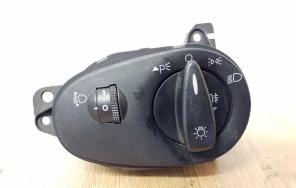 Ford Focus Light switch 98AG13A024HG 04052574
