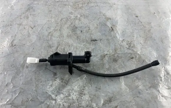 Clutch slave cylinder