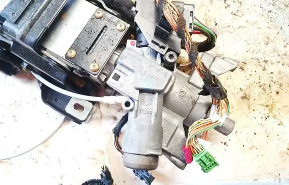 BMW X5 E53 Ignition lock contact 06751667