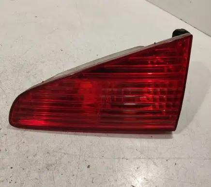 Peugeot 607 Tailgate rear/tail lights