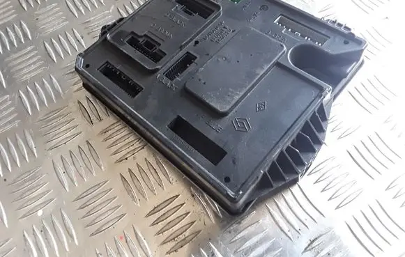 Renault Megane III Comfort/convenience module 284B17882R S180098101