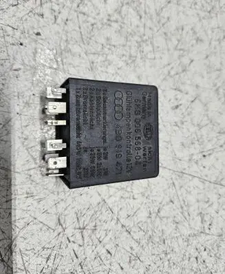 Audi A6 S6 C5 4B Light relay 4B0919471 5KG006568