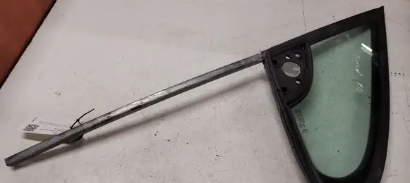 Peugeot 307 Front door vent window glass four-door 963445628