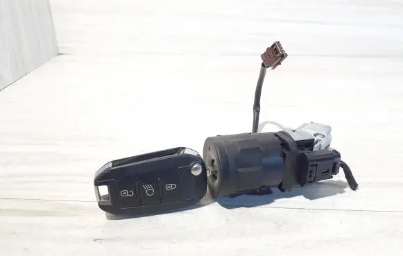 Peugeot 208 Ignition lock 96762547