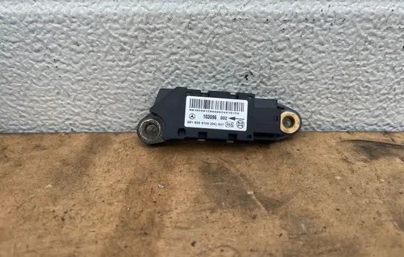 Mercedes-Benz E W211 Airbag deployment crash/impact sensor 0018209126 103096002
