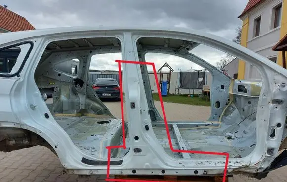 Honda CR-V Pillar (middle) 