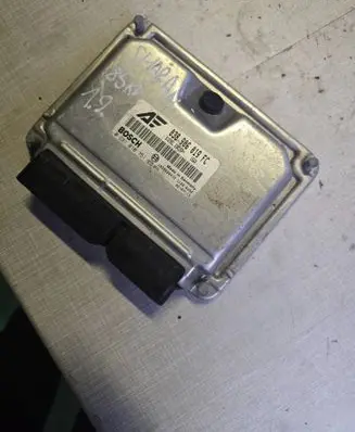 Volkswagen PASSAT B5.5 Engine control unit/module 0389060189FC 0281010751 038906019FC