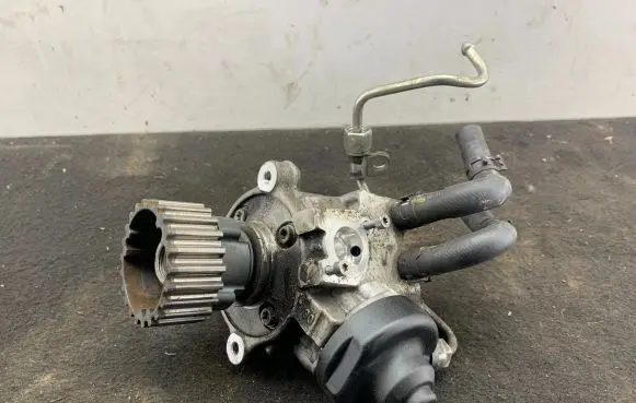 Audi A6 S6 C7 4G Fuel injection high pressure pump 04L130755D 0445010537