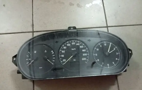 Renault Scenic I Tachometer 7700847782G