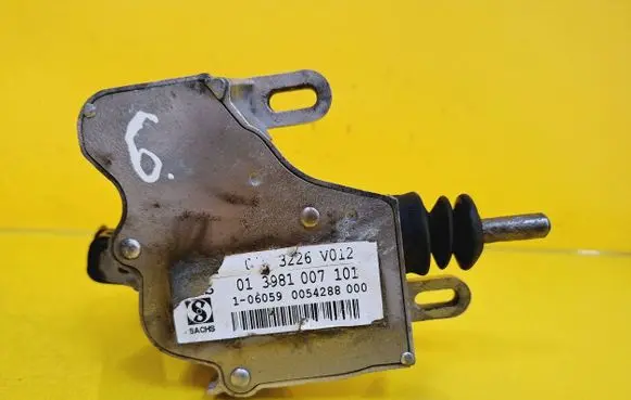Clutch slave cylinder