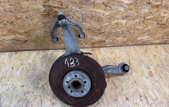 BMW 5 G30 G31 Front wheel hub spindle knuckle 6861185 6861177