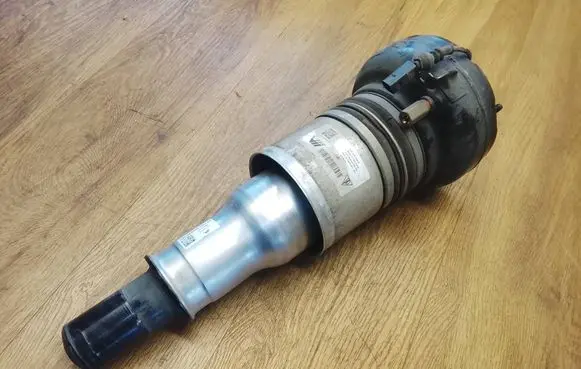 Porsche Macan (95B) Air suspension front shock absorber 95B616039R