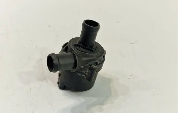Volkswagen Golf VII Electric auxiliary coolant/water pump 5Q0965567J
