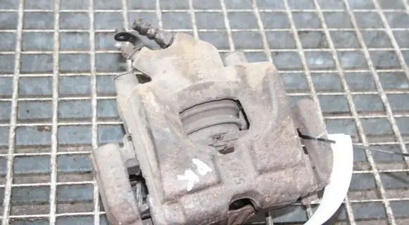 BMW 1 E81 E87 Front brake caliper 6776527