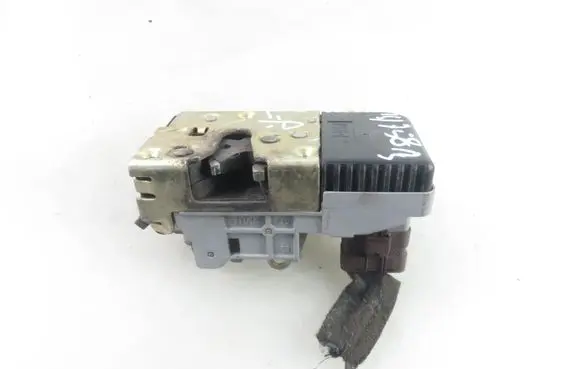 Peugeot 307 Front door lock 